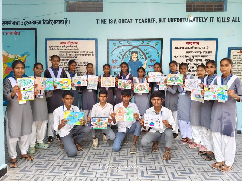 ‘’सेवा संकल्प अभियान’’ विद्यार्थियों द्वारा बनाए गए चित्रों की प्रदर्शनी आयोजित की गई
