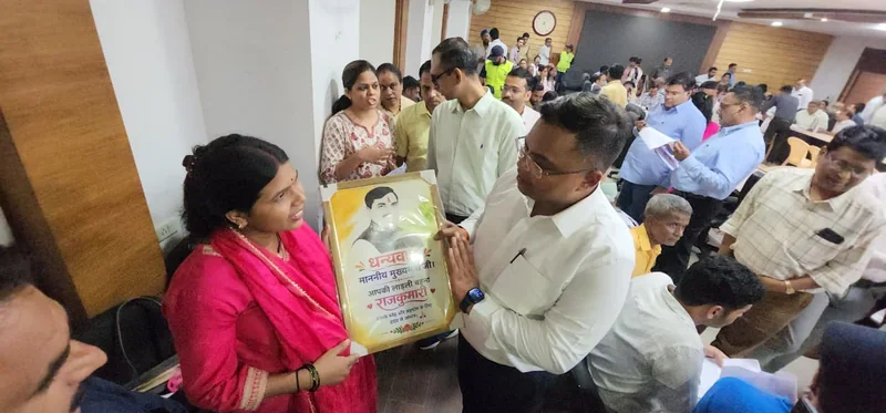 जनसुनवाई में प्रशासनिक संवेदनशीलता की मिसाल: कलेक्टर श्री शिवम वर्मा ने सुनी आमजन की समस्याएं, किया त्वरित…